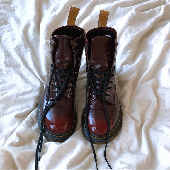 SOLD ON DEPOP 🦋 DR MARTENS VEGAN BOOTS - Picture 3 of 4